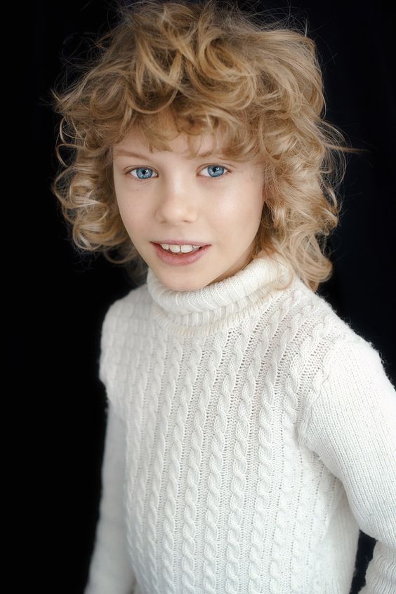 Blonde curly hairstyle for little boys