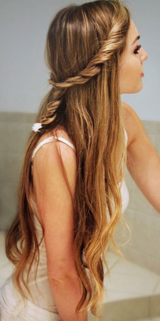 16 Quick, Easy and Cute Hairstyles for University Girls