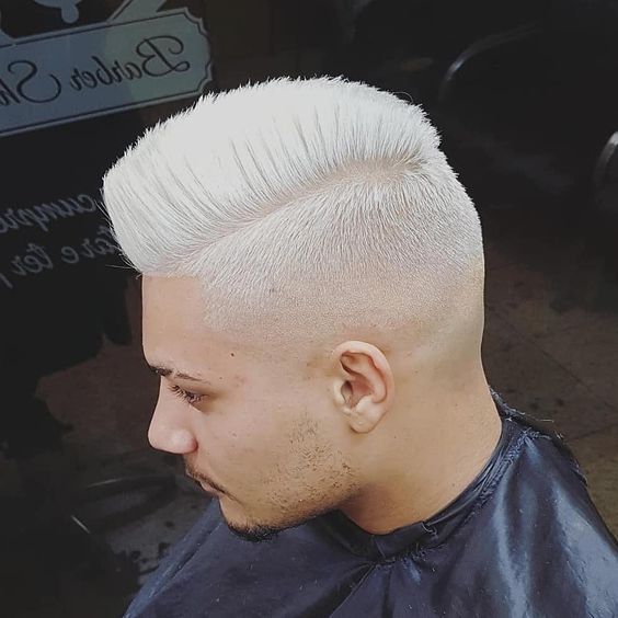 The white modern pomp with a side part