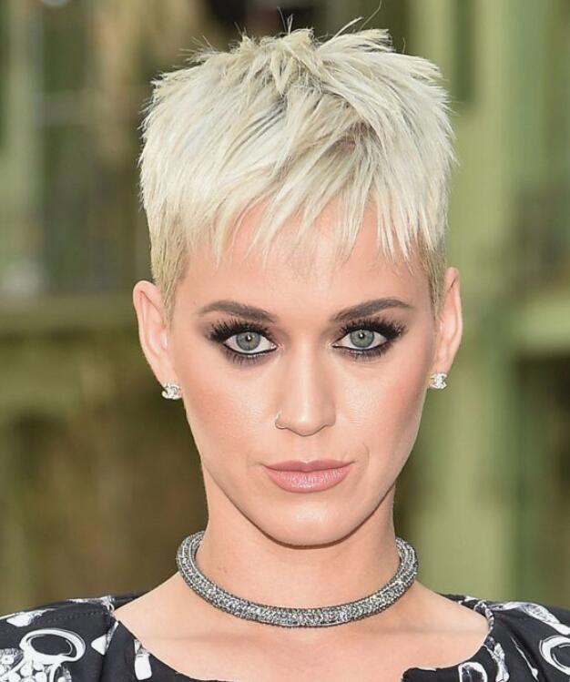 Katy Perry’s Long Pixie Cut