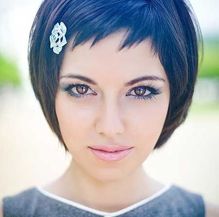 Short haircut with short bangs for women