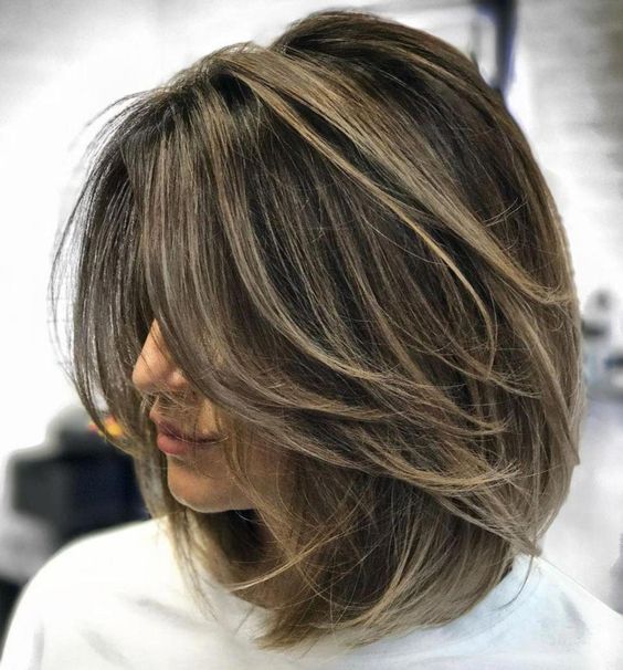 50 Astonishing Layered Haircuts for Medium Hair (2023 Trend)