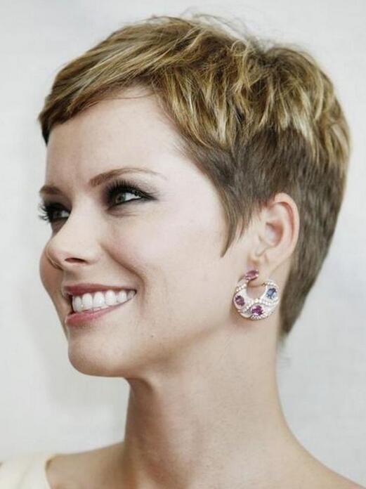 50 Fresh Looks with Short Hairstyles for Round Faces in 2023