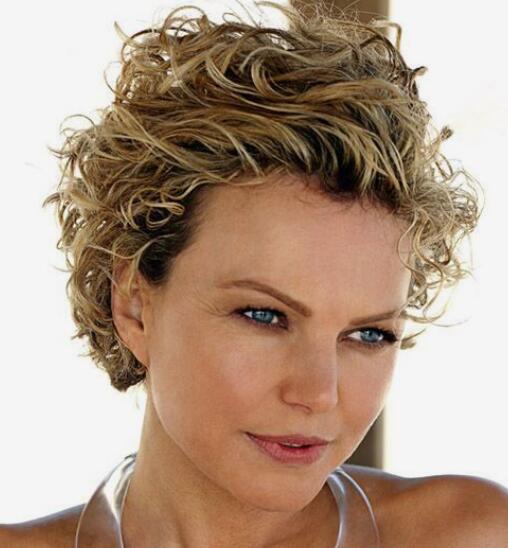 42 Trending Short Curly Hairstyles For Women(2022 Guide)